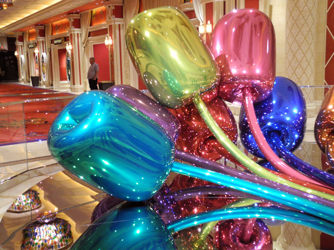 Jeff Koons' "Tulips" im Wynn Hotel - Las Vegas // © Sarah Geßner